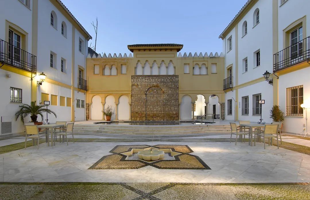 Hotel Macià Alfaros-1