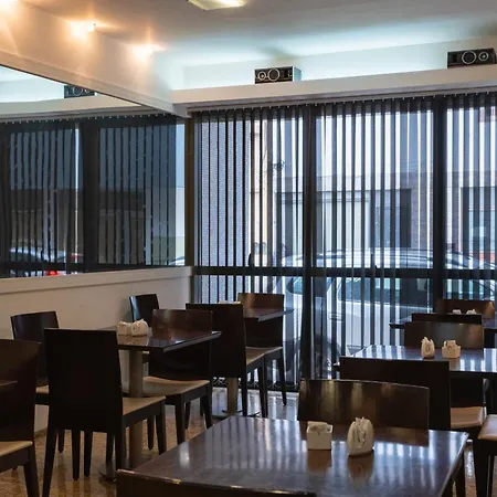 Zoom Apartments Hotel-2